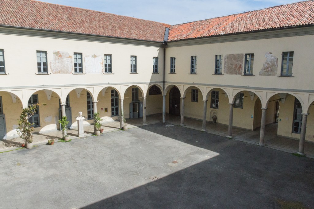 Cortile-interno